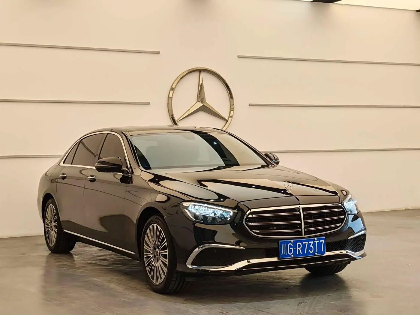 Mercedes-Benz E-Class 2022 — Фото 3/17