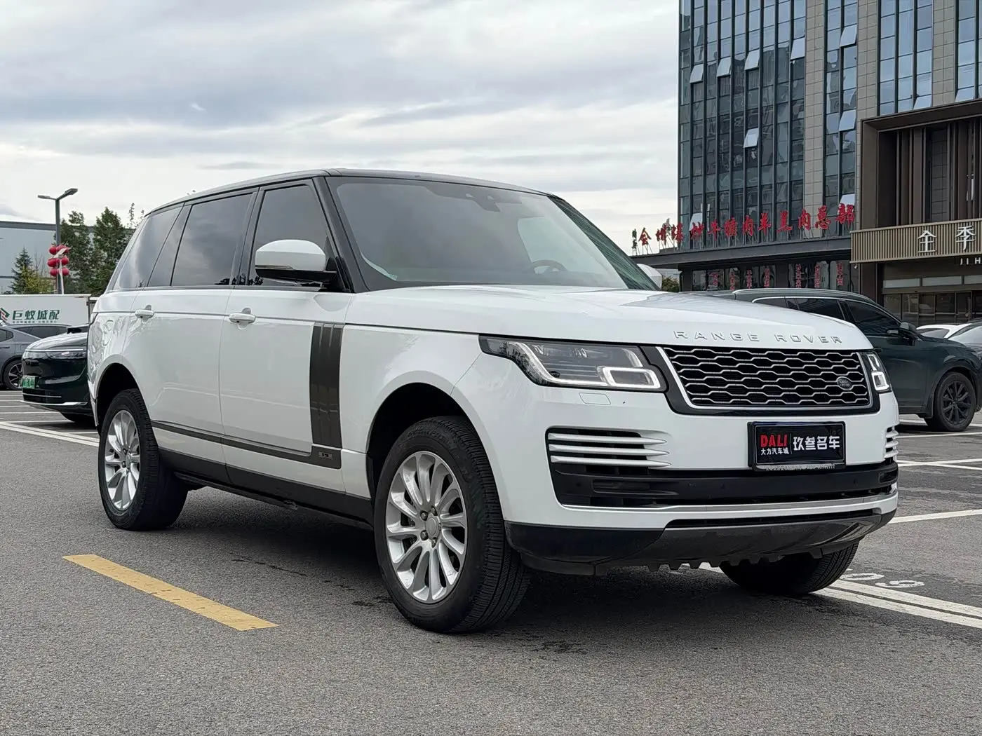 Land Rover Range Rover 2018 — Фото 3/20