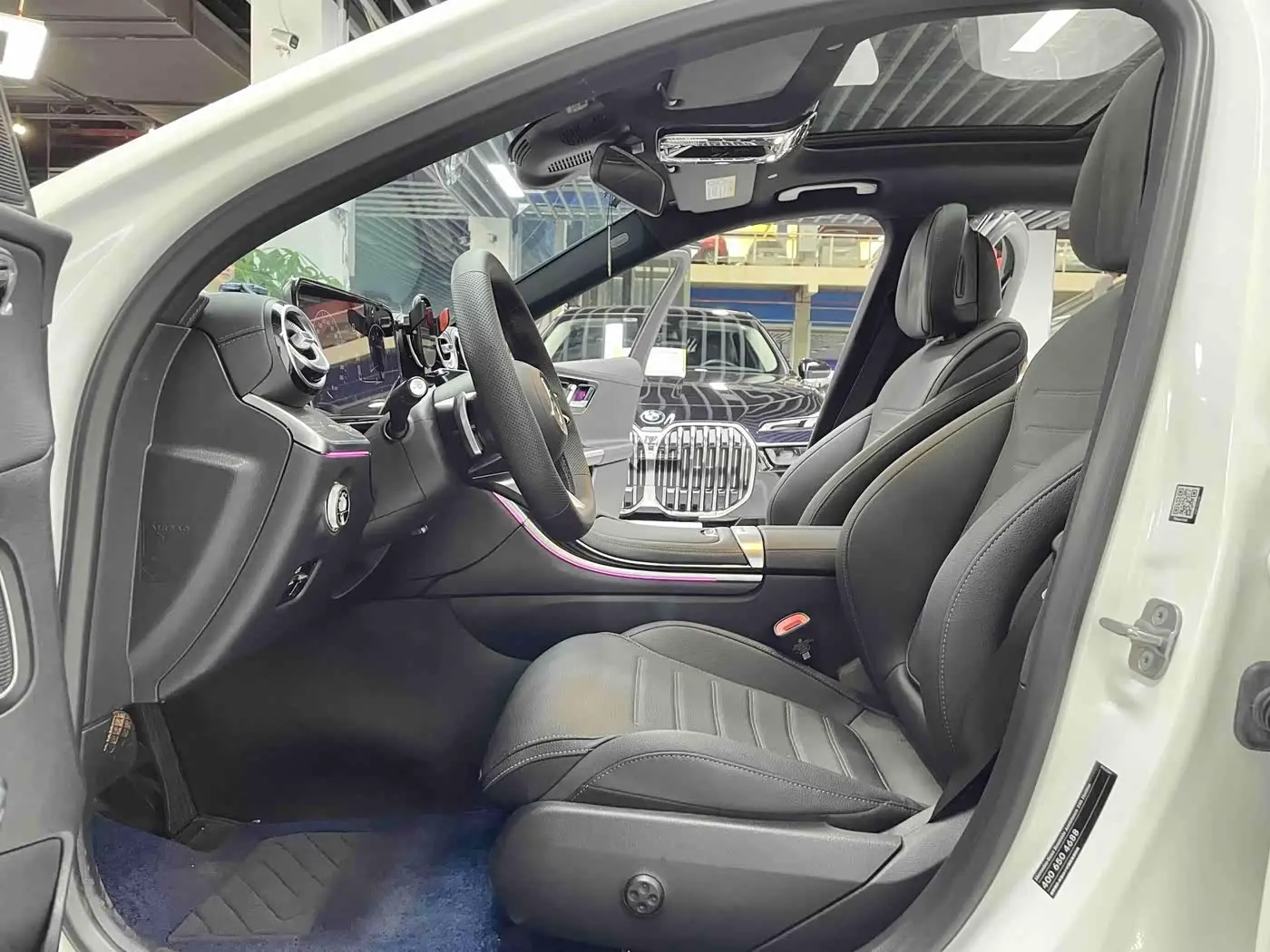 Mercedes-Benz C-Class 2024 — Photo 8/16