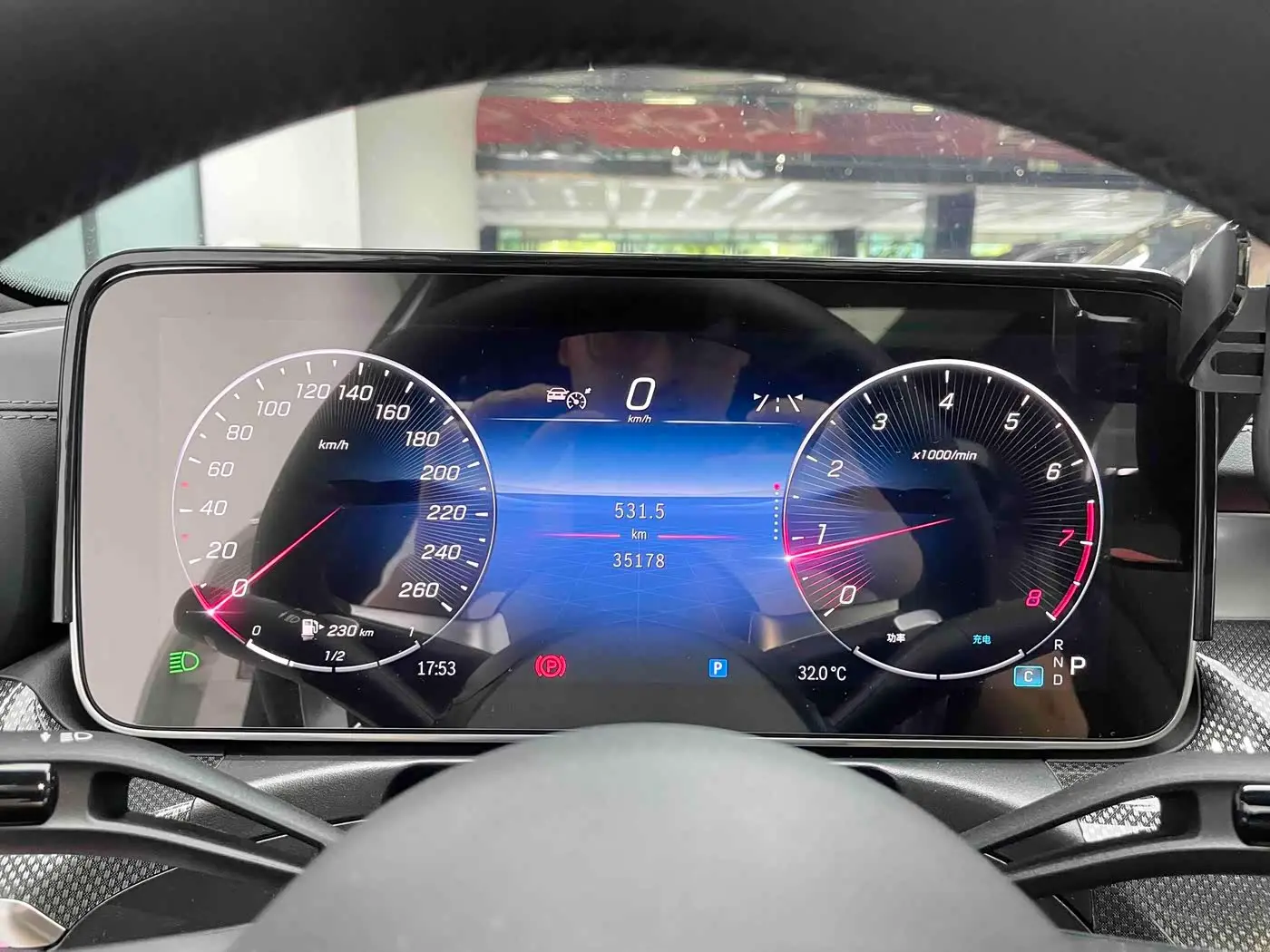 Mercedes-Benz C-Class 2024 — Photo 9/16