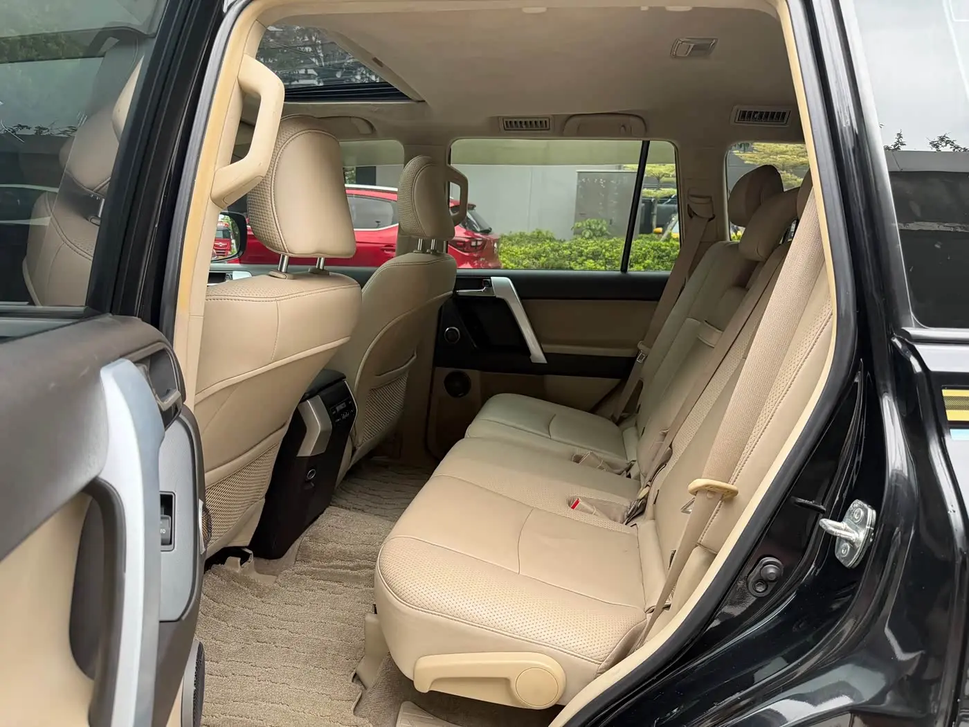 Toyota Prado 2012 — Photo 8/20