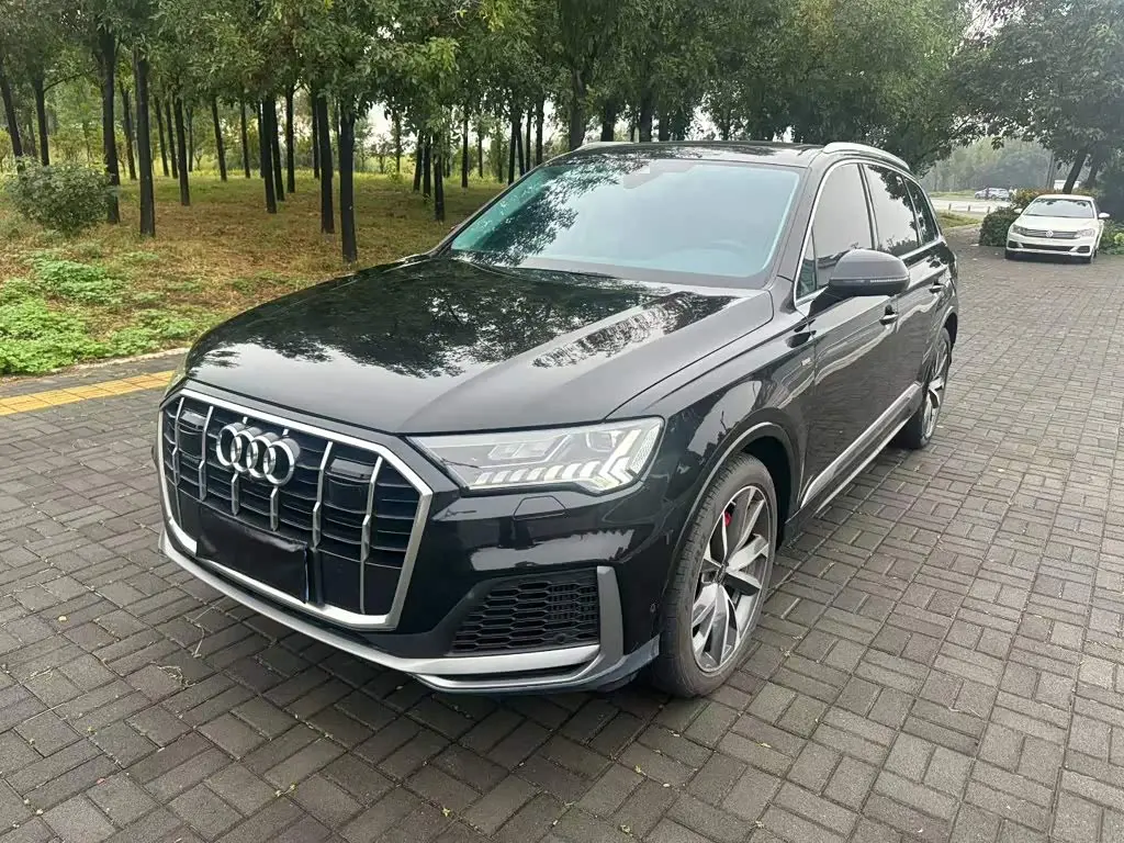 Audi Q7 2024 — Фото 2/20
