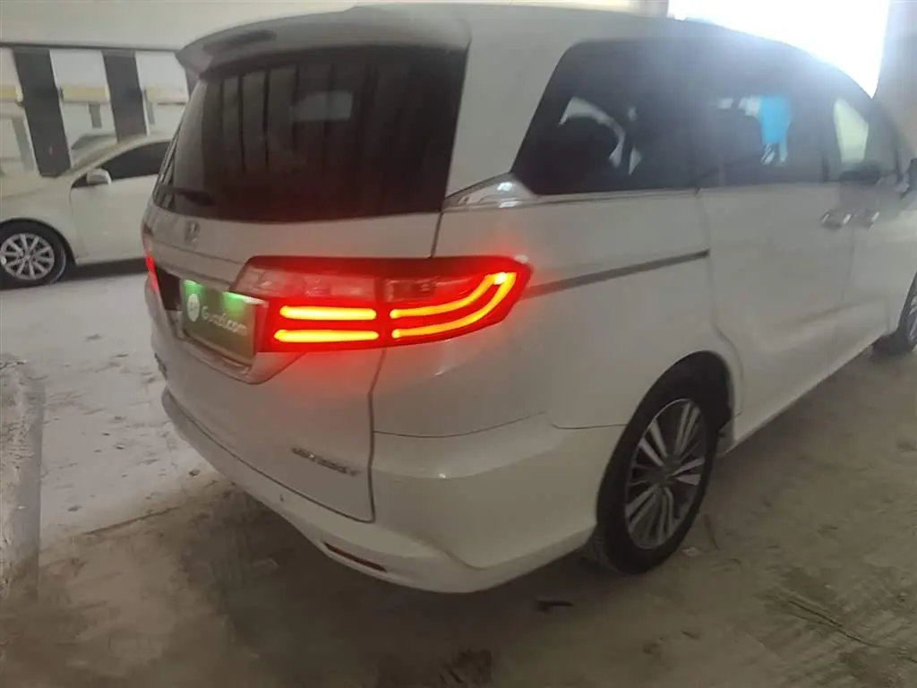 Honda Odyssey 2019 — Photo 8/20
