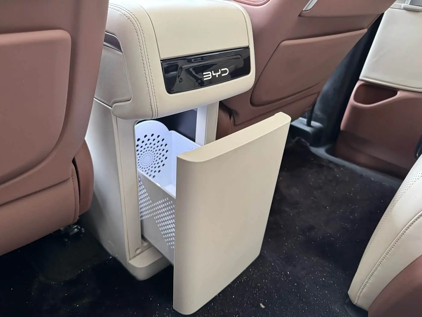 BYD Xia 2025 — Photo 11/15
