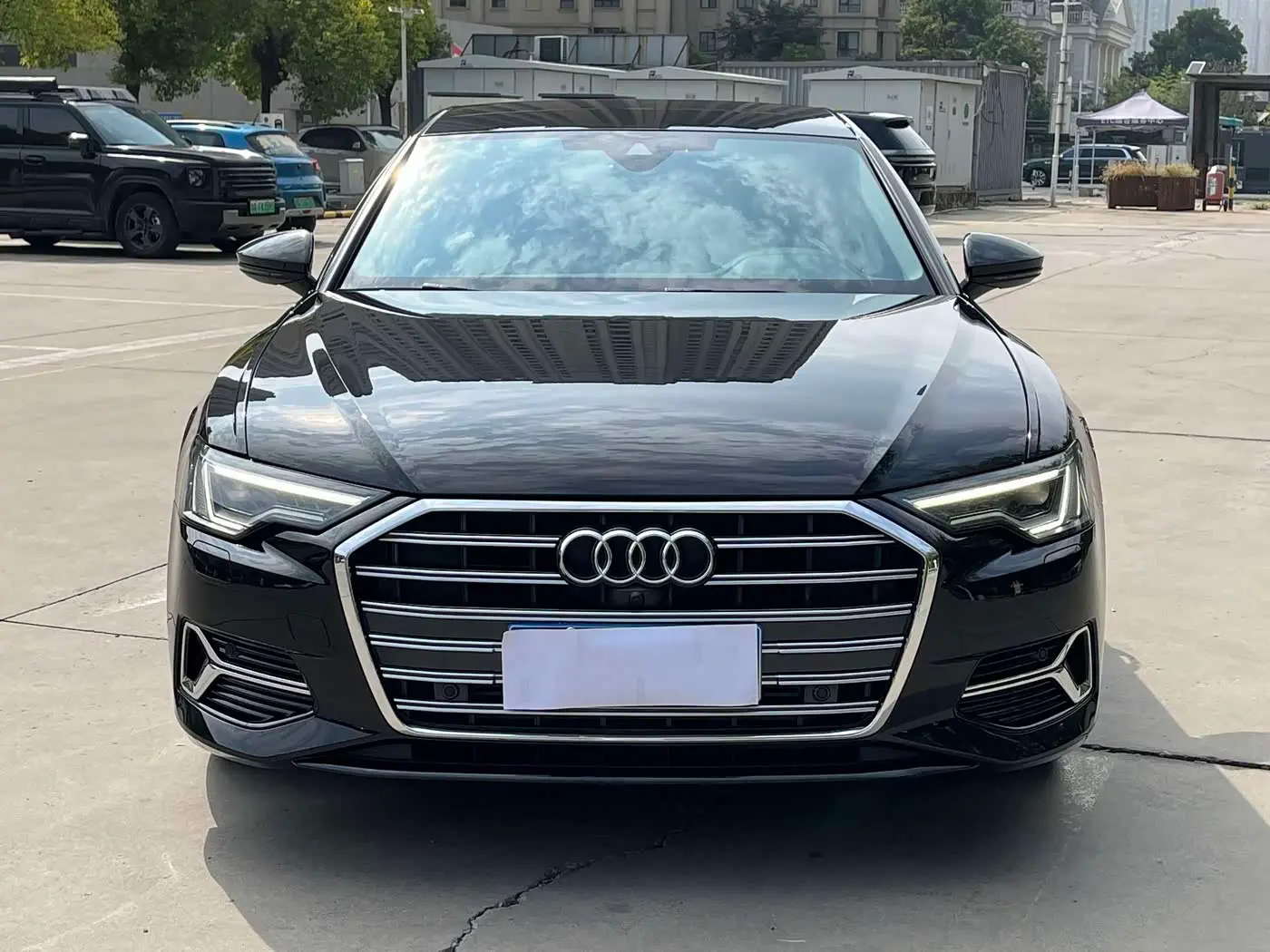 Audi A6L 2023 — Фото 1/16