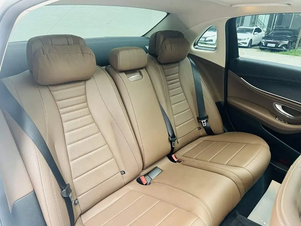 Mercedes-Benz E-Class 2020 — Photo 8/20