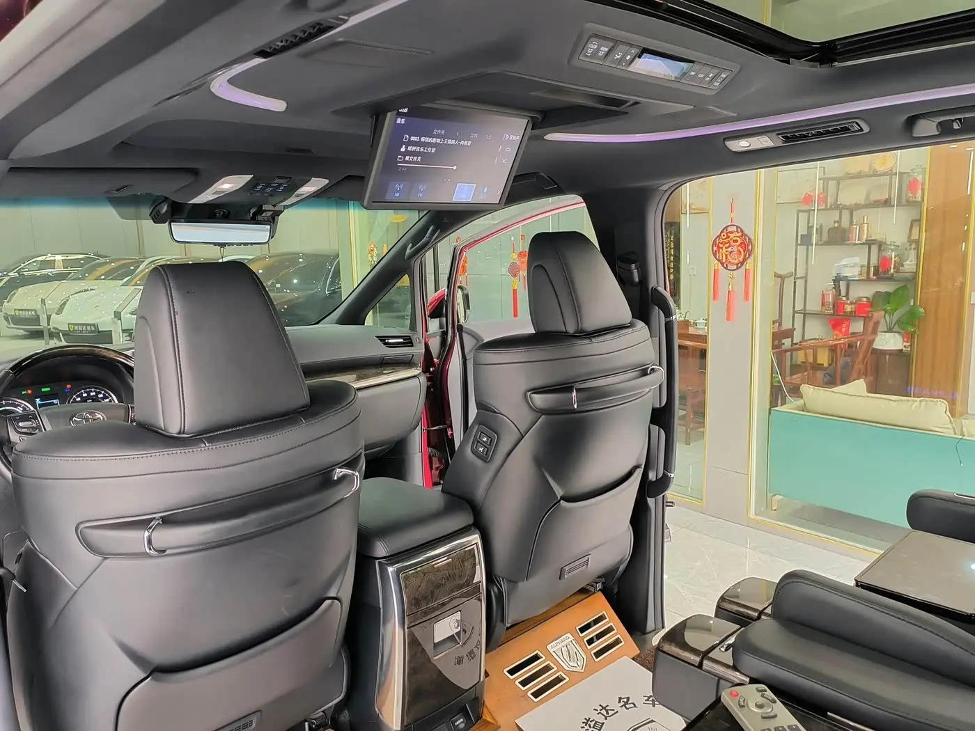 Toyota Alphard 2020 — Фото 10/20