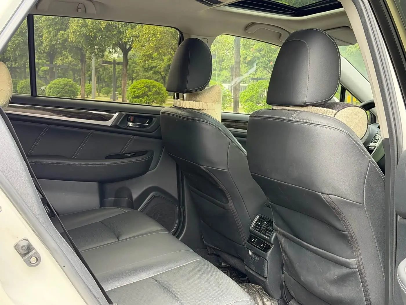 Subaru Outback 2016 — Photo 12/20