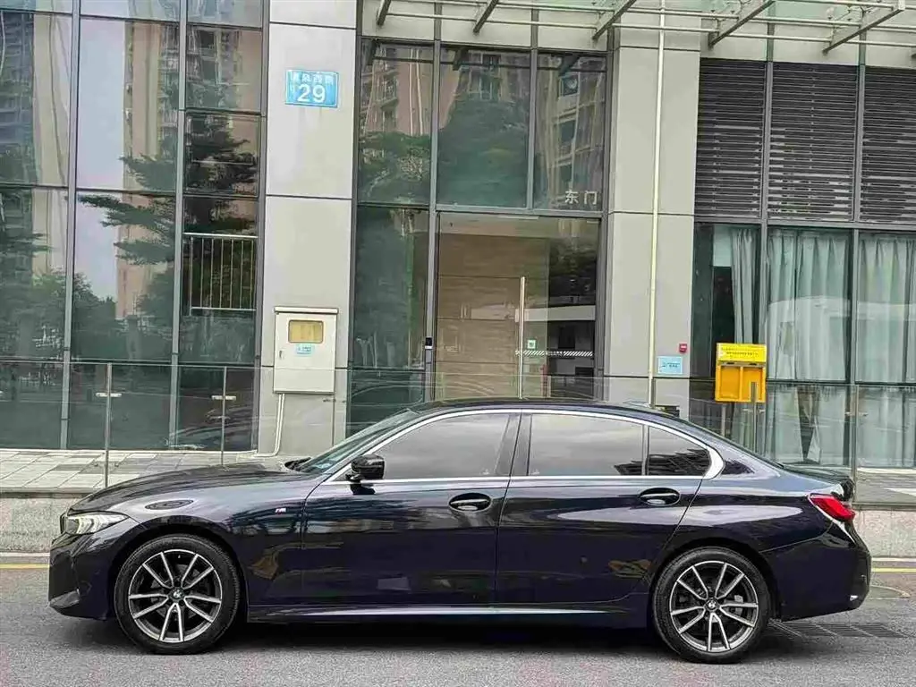 BMW 3 Series 2022 — Photo 3/10
