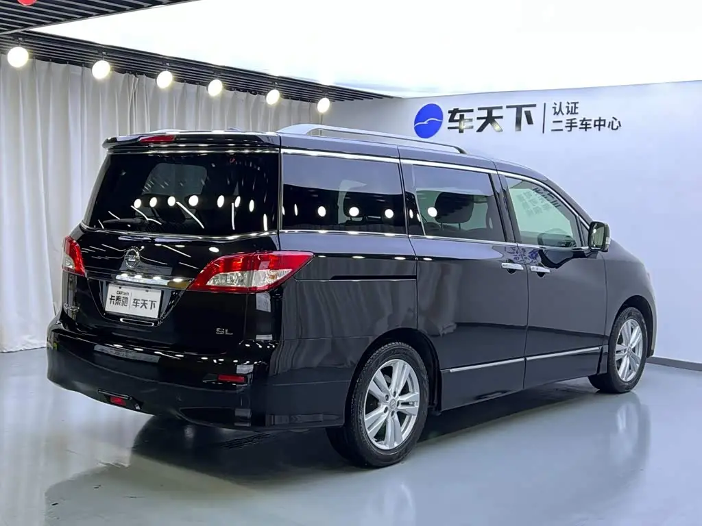 Nissan Quest 2017 — Фото 5/20