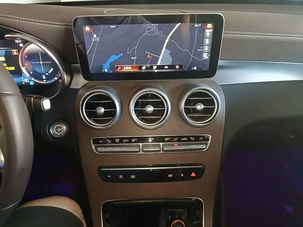 Mercedes-Benz GLC 2022 — Фото 13/20