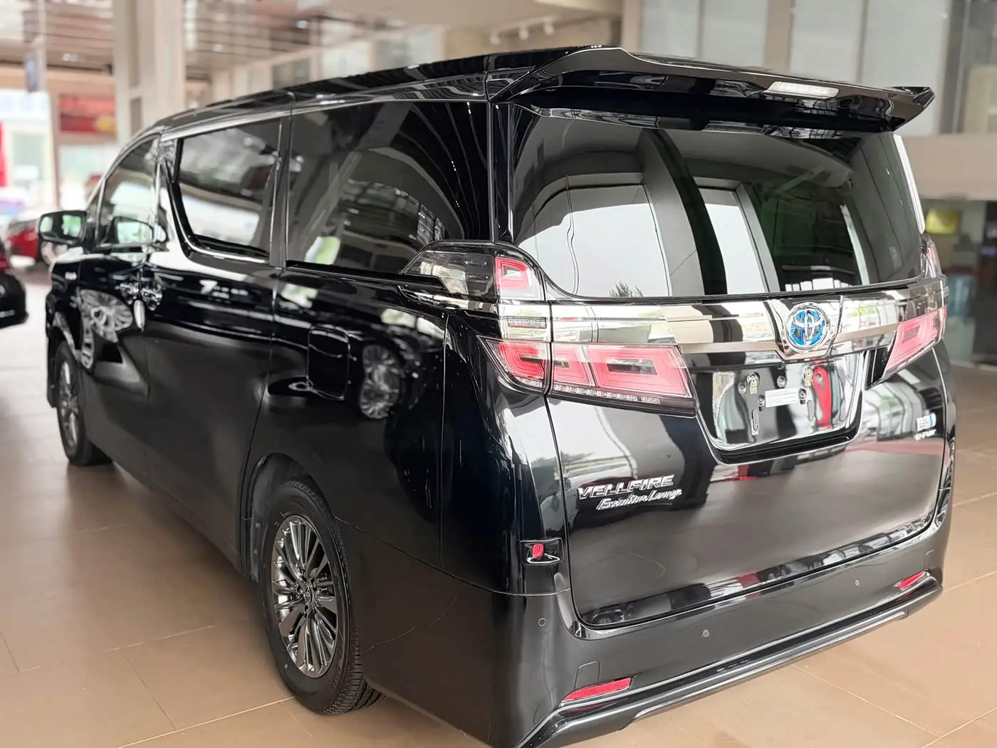 Toyota Vellfire 2020 — Photo 20/20