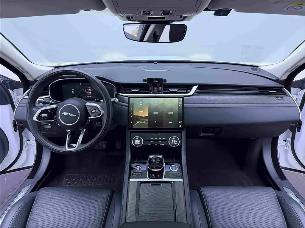 Jaguar XFL 2023 — Фото 13/20