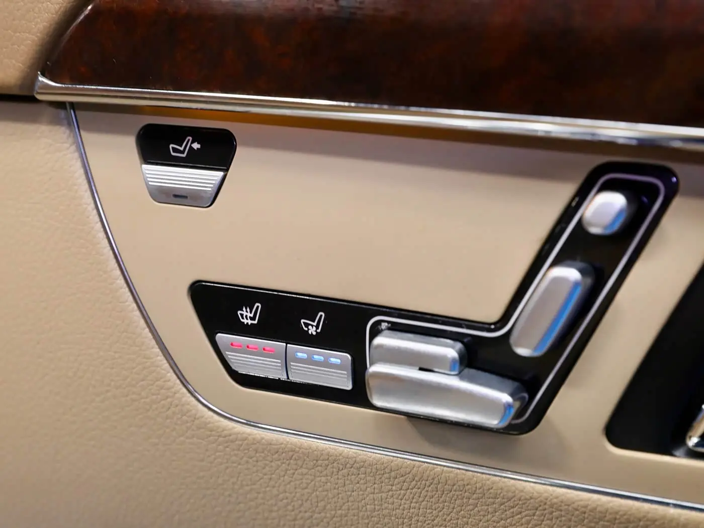 Mercedes-Benz S-Class 2008 — Photo 18/20