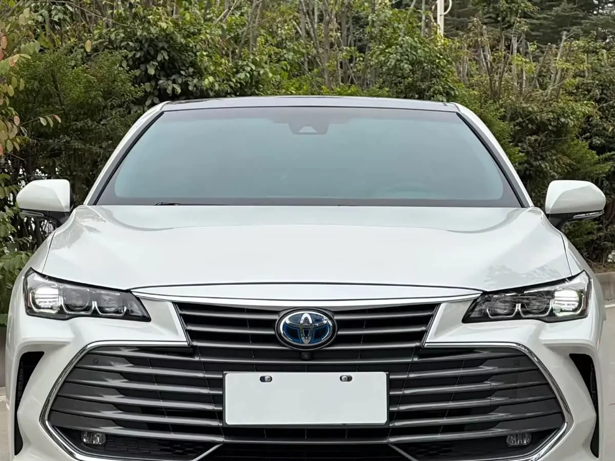 Toyota Avalon 2020 — Фото 2/9
