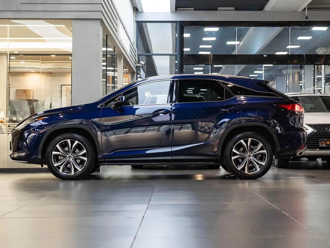 Lexus RX 2020 — ფოტო 4/20