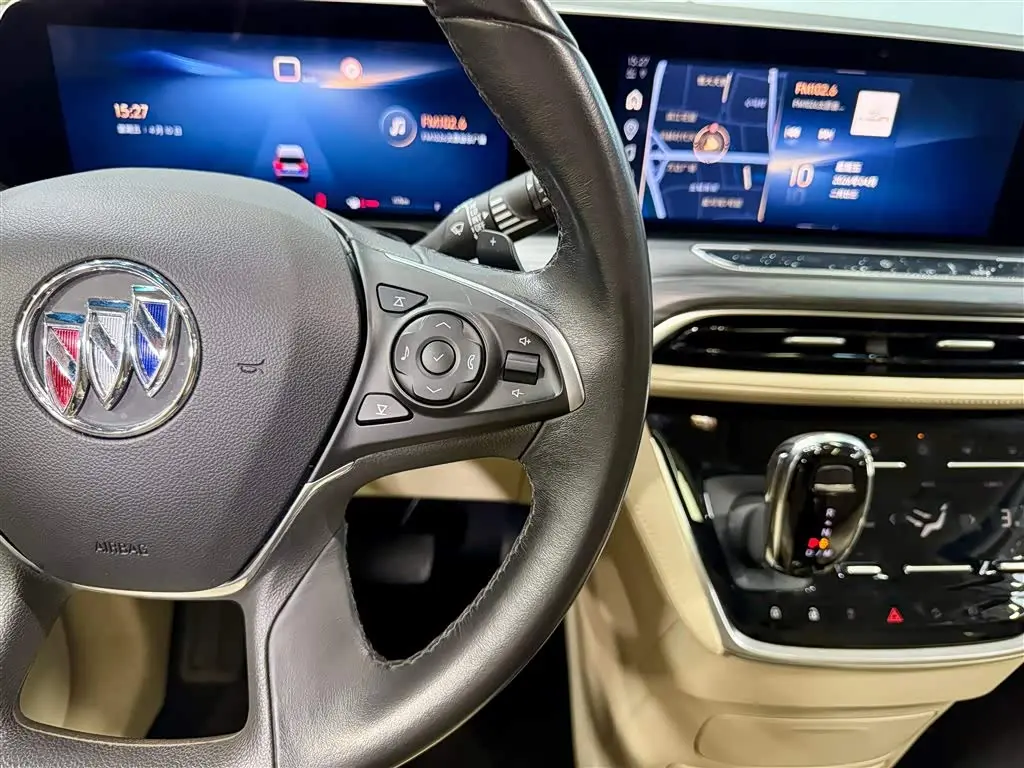 Buick GL8 2023 — Photo 14/20