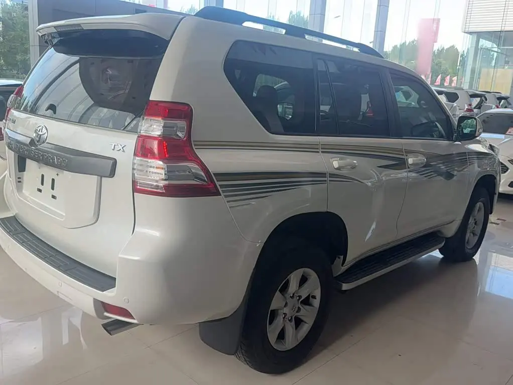 Toyota Prado 2015 — Photo 11/17
