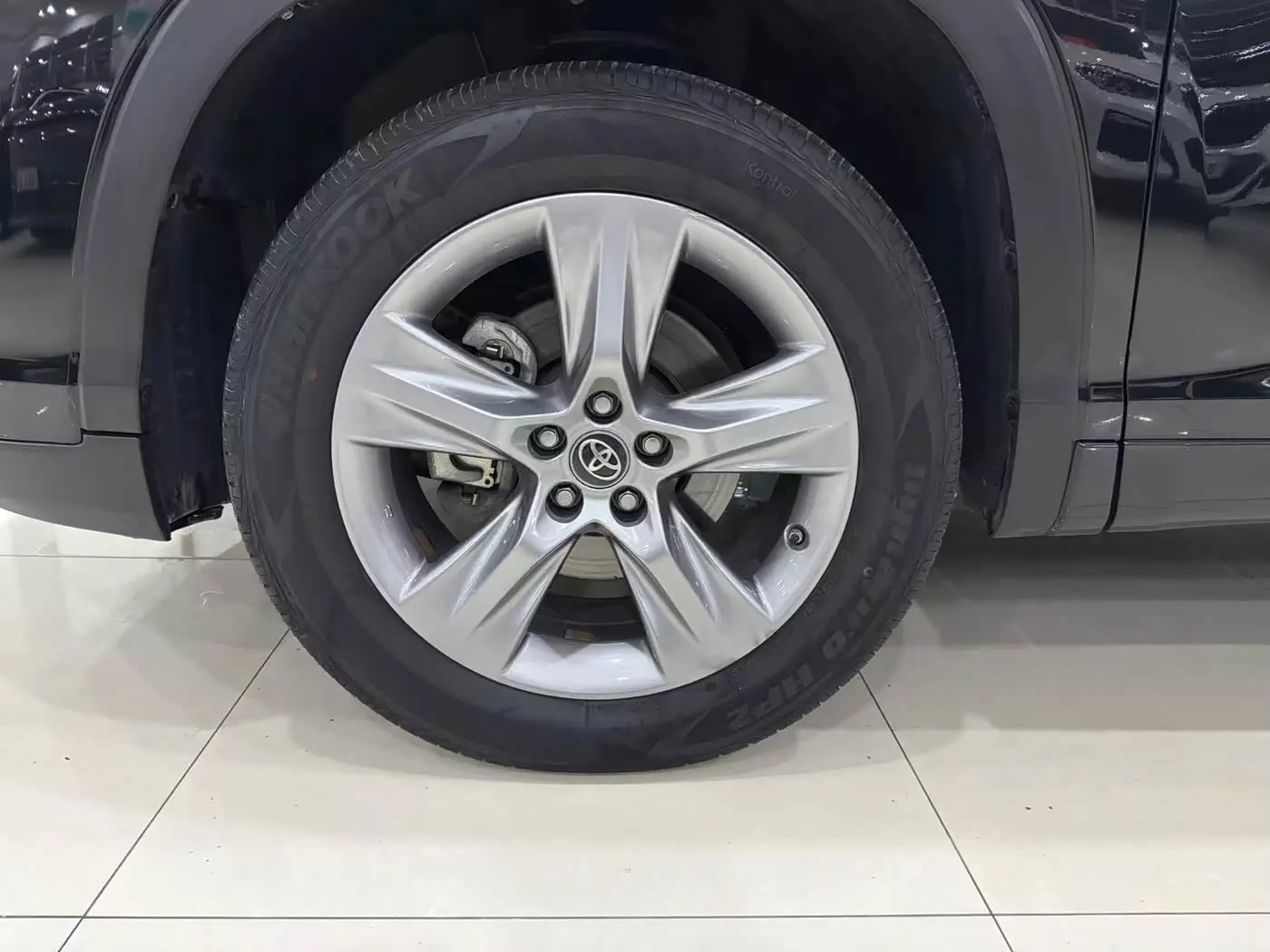 Toyota Highlander 2021 — Photo 18/18