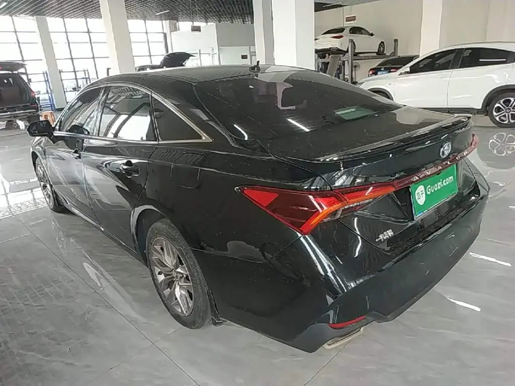 Toyota Avalon 2019 — Фото 5/20