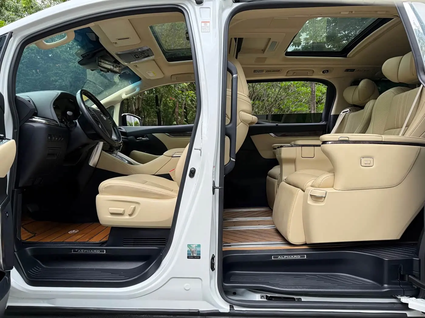Toyota Alphard 2020 — Photo 14/20