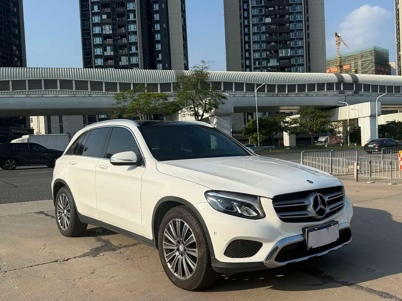 Mercedes-Benz GLC 2016 — Фото 8/16