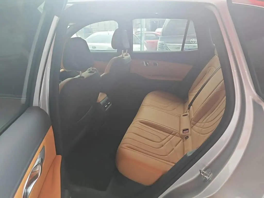 Geely Galaxy Galaxy Starship 7 EM-i 2025 — Фото 17/20