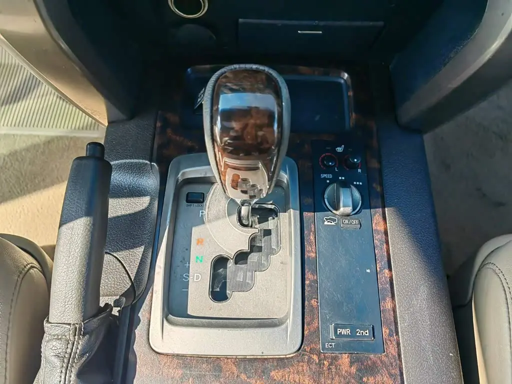 Toyota Land Cruiser 2011 — Şəkil 12/20