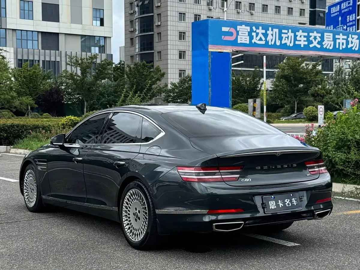 Genesis G80 2023 — Photo 7/19