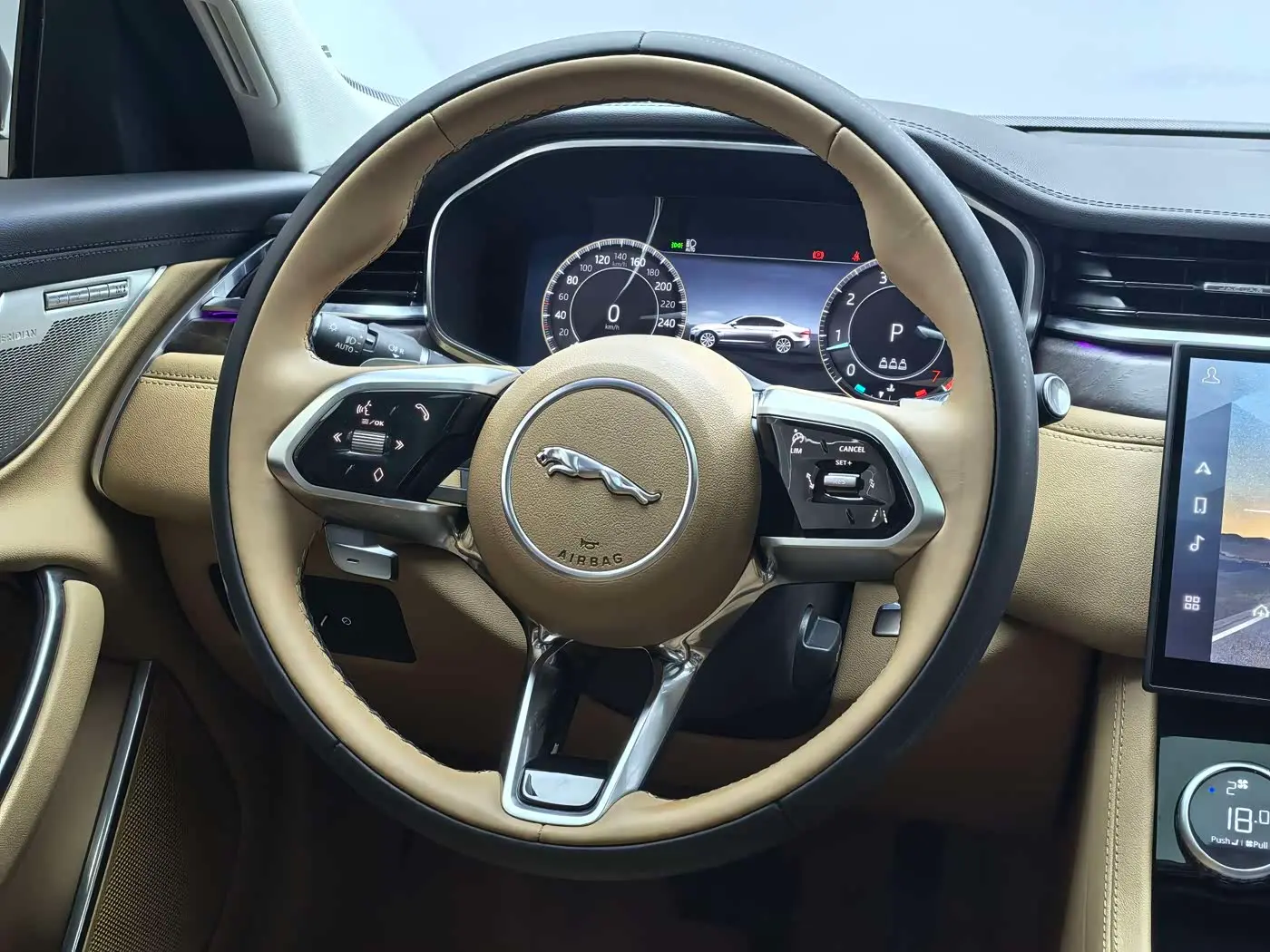 Jaguar XFL 2025 — Photo 8/20