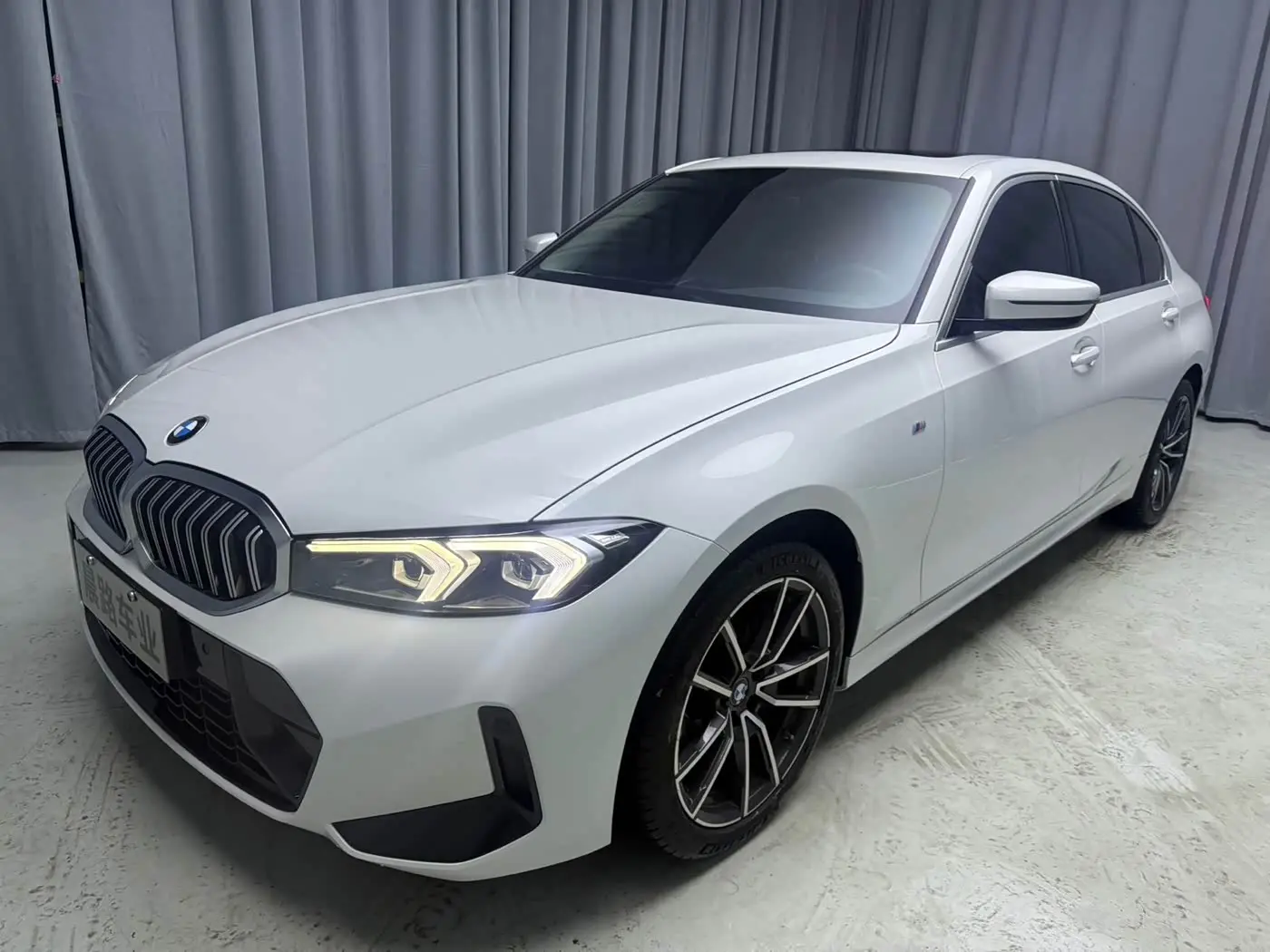 BMW 3 Series 2023 — Фото 1/20