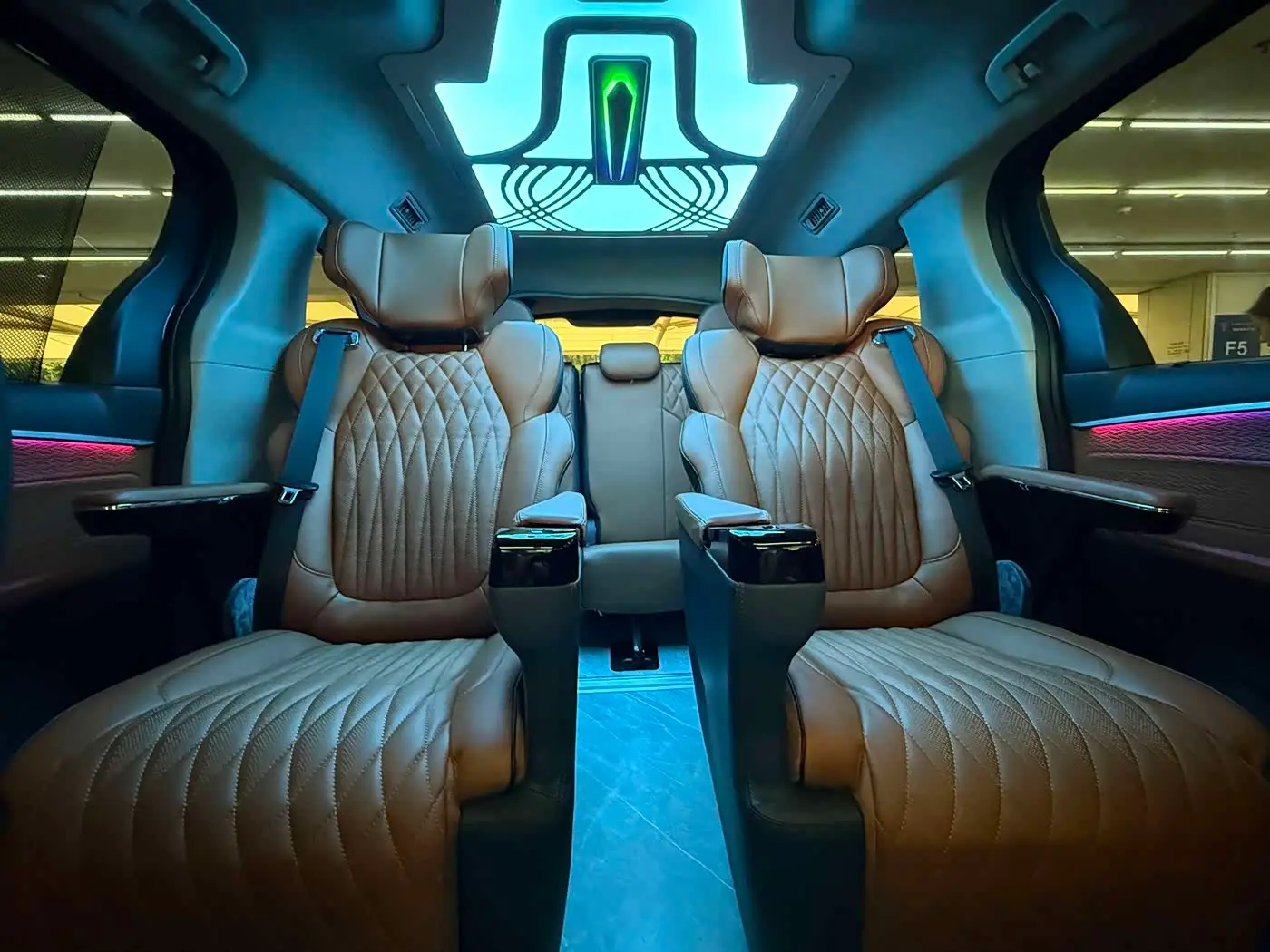 Toyota Sienna 2025 — Photo 12/20