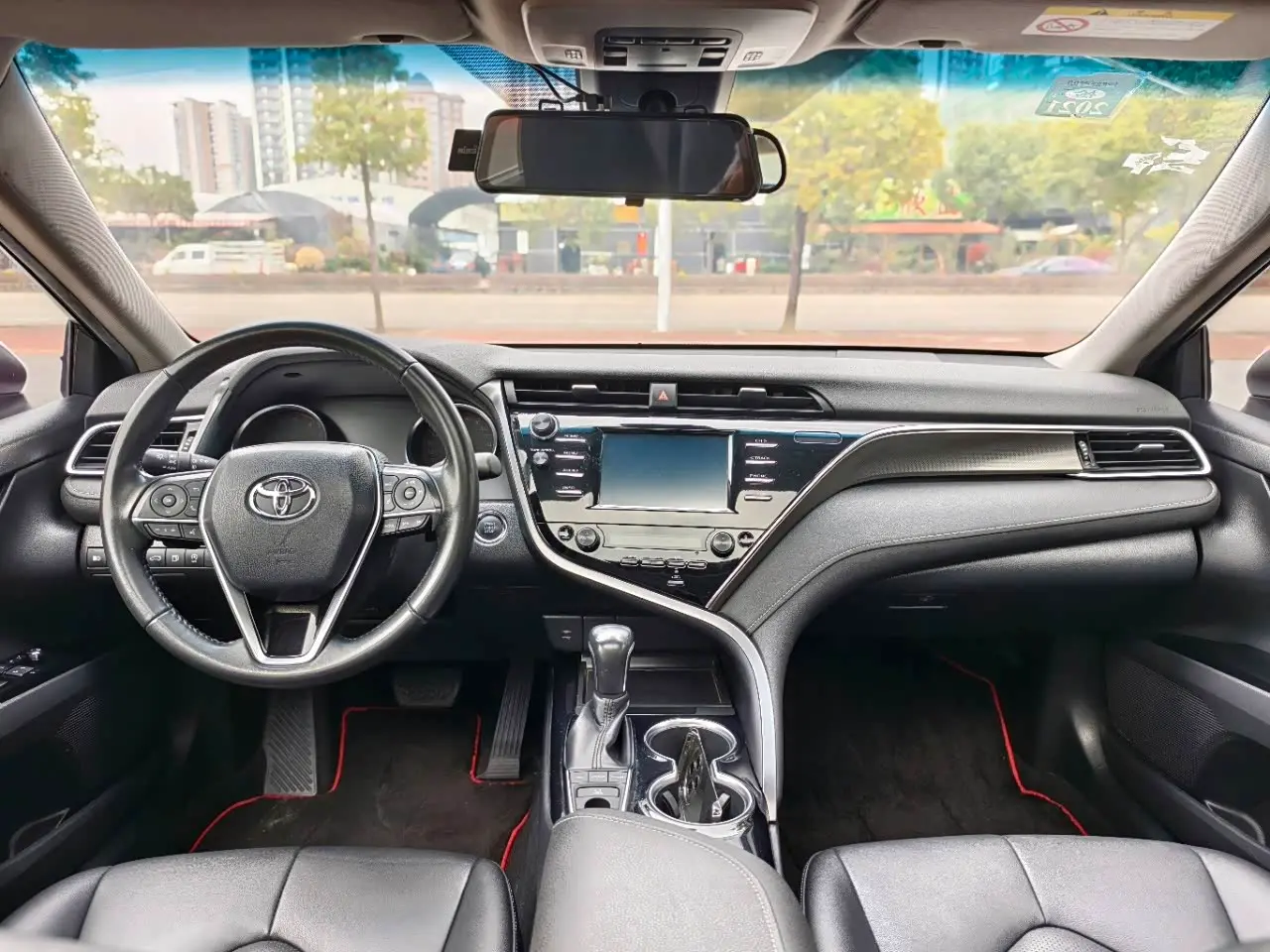 Toyota Camry 2019 — Photo 4/9