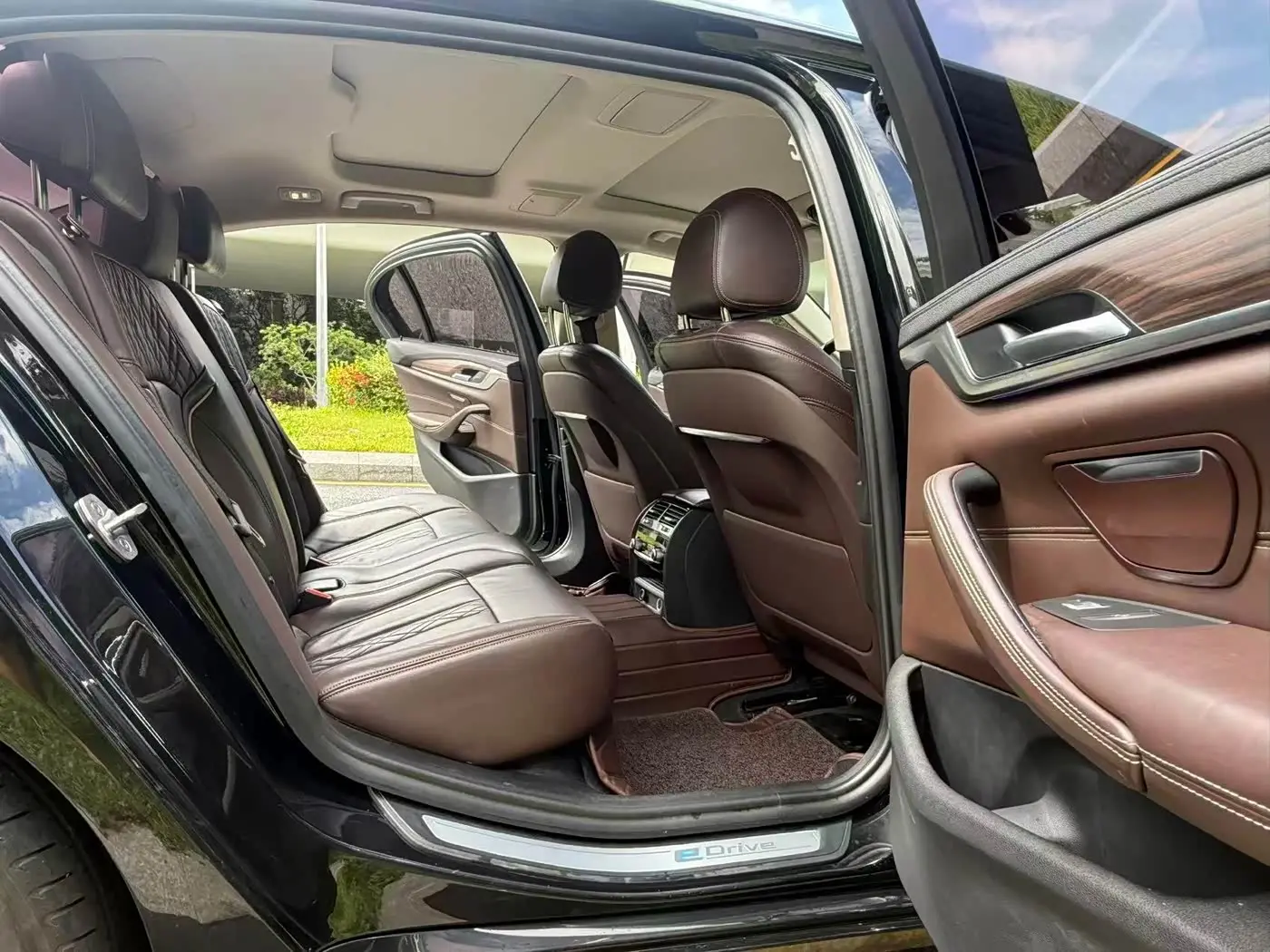 BMW 5 Series New Energy 2019 — Фото 9/18