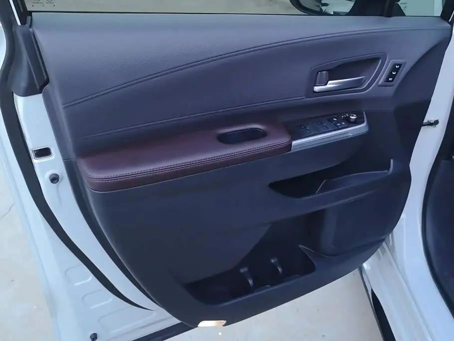 Toyota Sienna 2024 — Photo 7/16