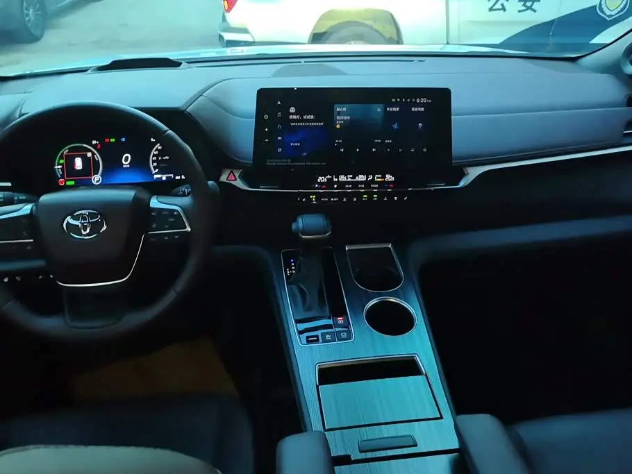 Toyota Sienna 2024 — Photo 12/16