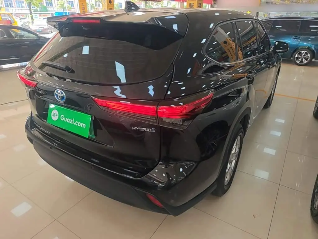 Toyota Highlander 2024 — Photo 7/20