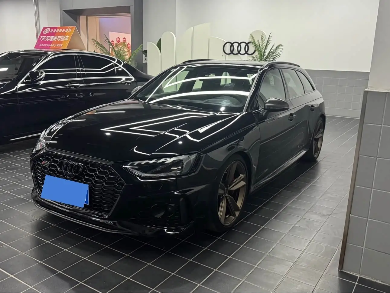 Audi RS 4, 2024