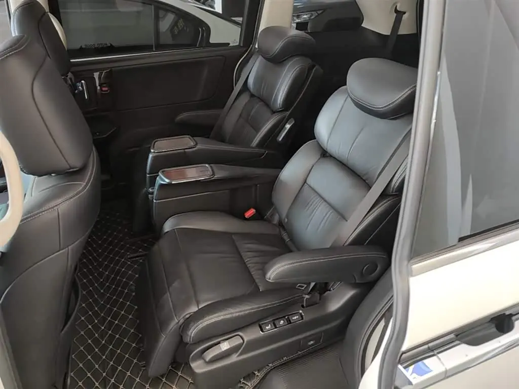Honda Elysion 2019 — Şəkil 17/20