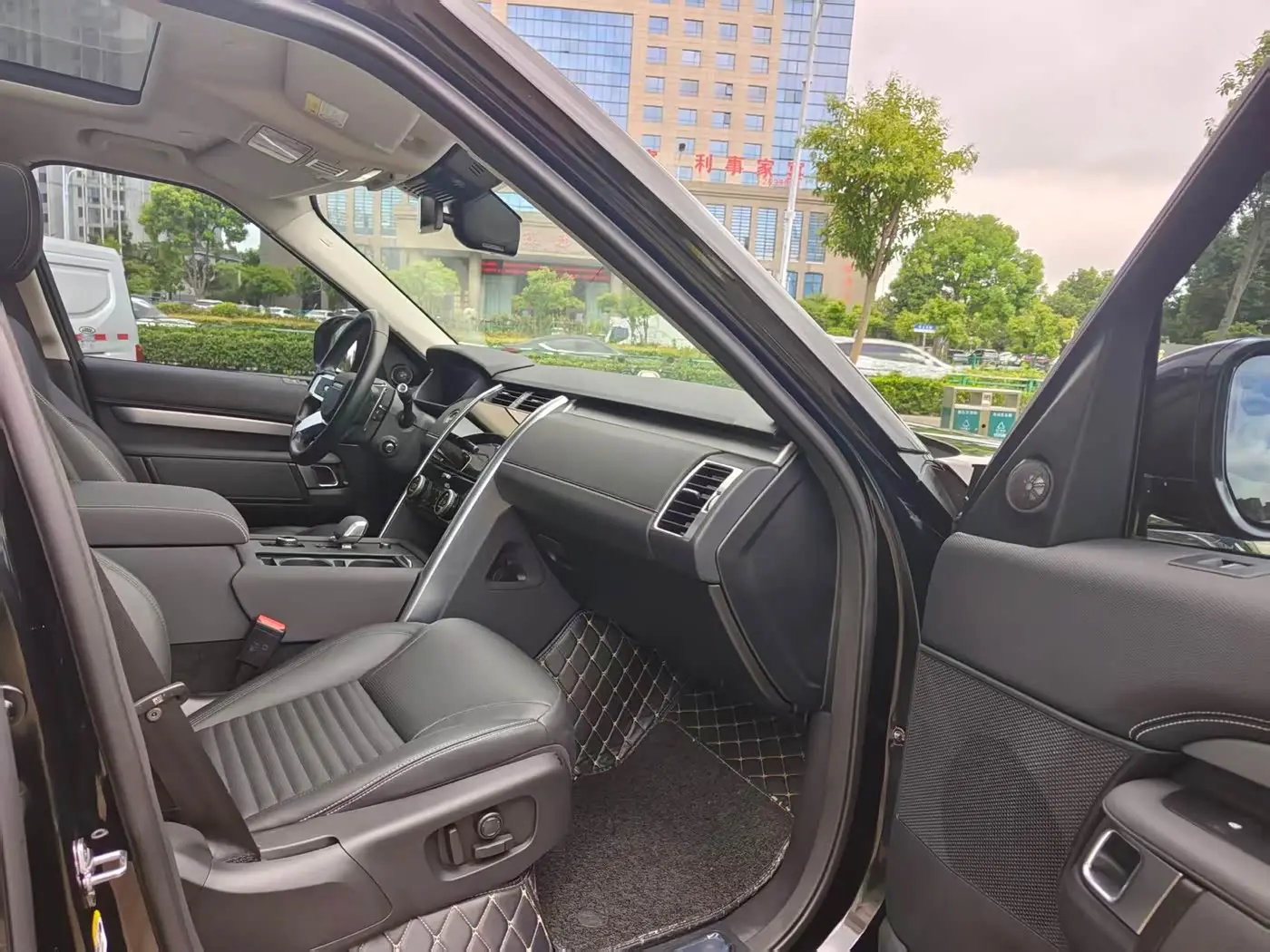 Land Rover Discovery 2021 — Şəkil 17/20