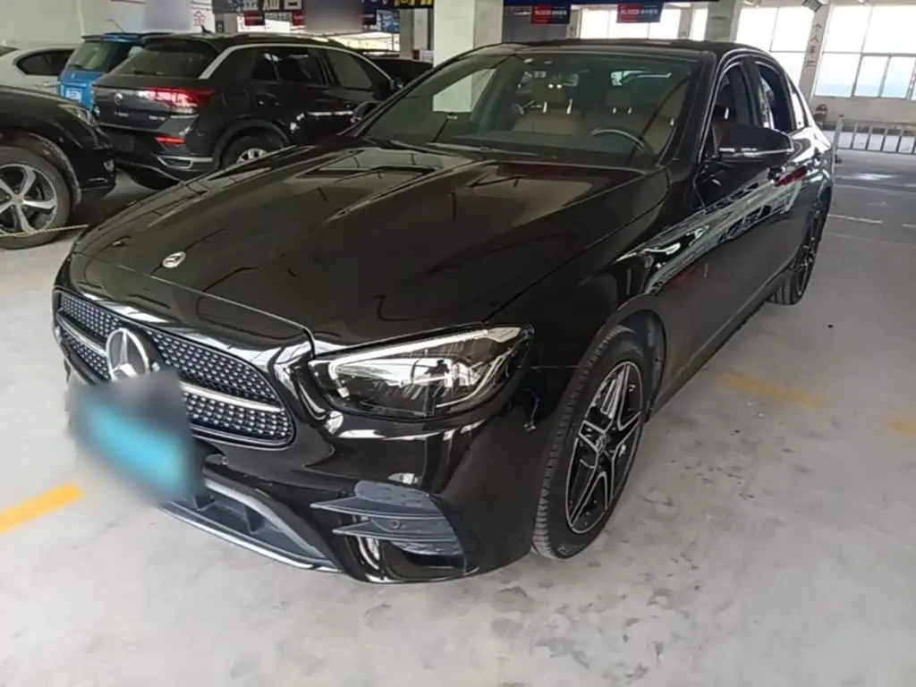 Mercedes-Benz E-Class 2023 — Photo 1/20