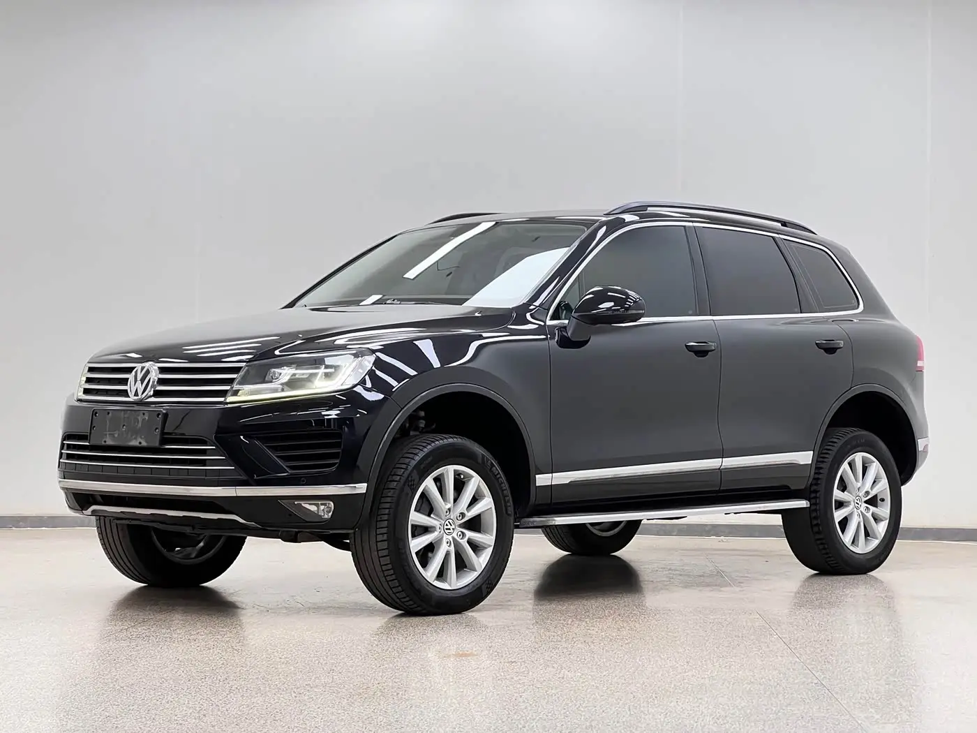 Volkswagen Touareg 2017 — Photo 1/20