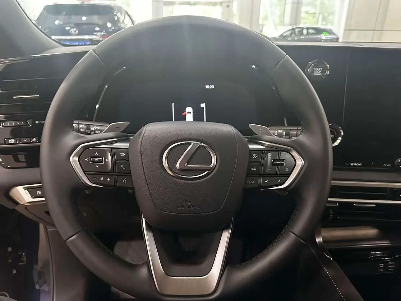 Lexus RX 2025 — Photo 12/20