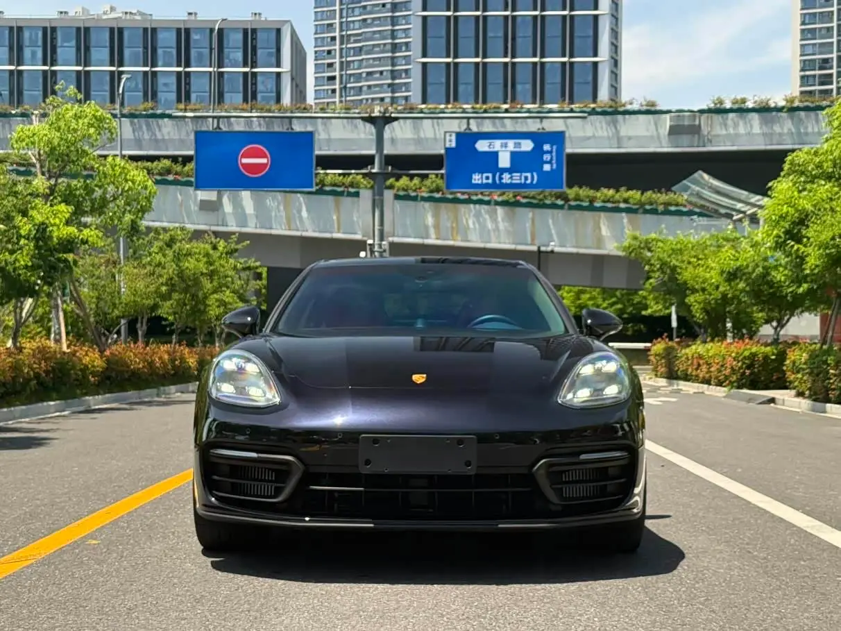 Porsche Panamera 2023 — Фото 2/17