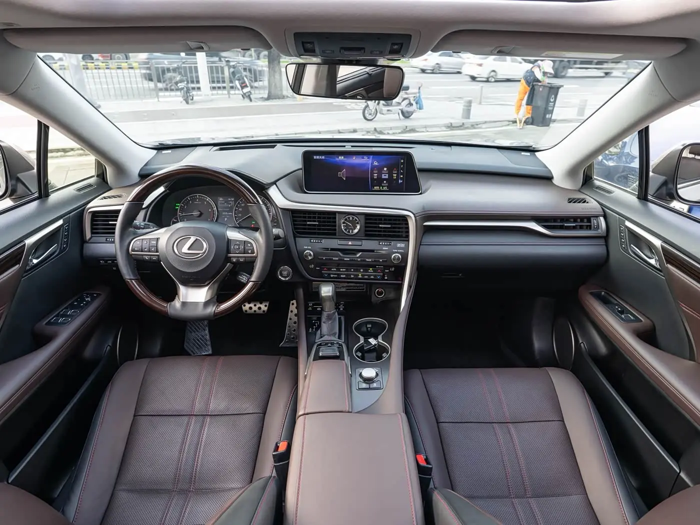 Lexus RX 2018 — Фото 13/20