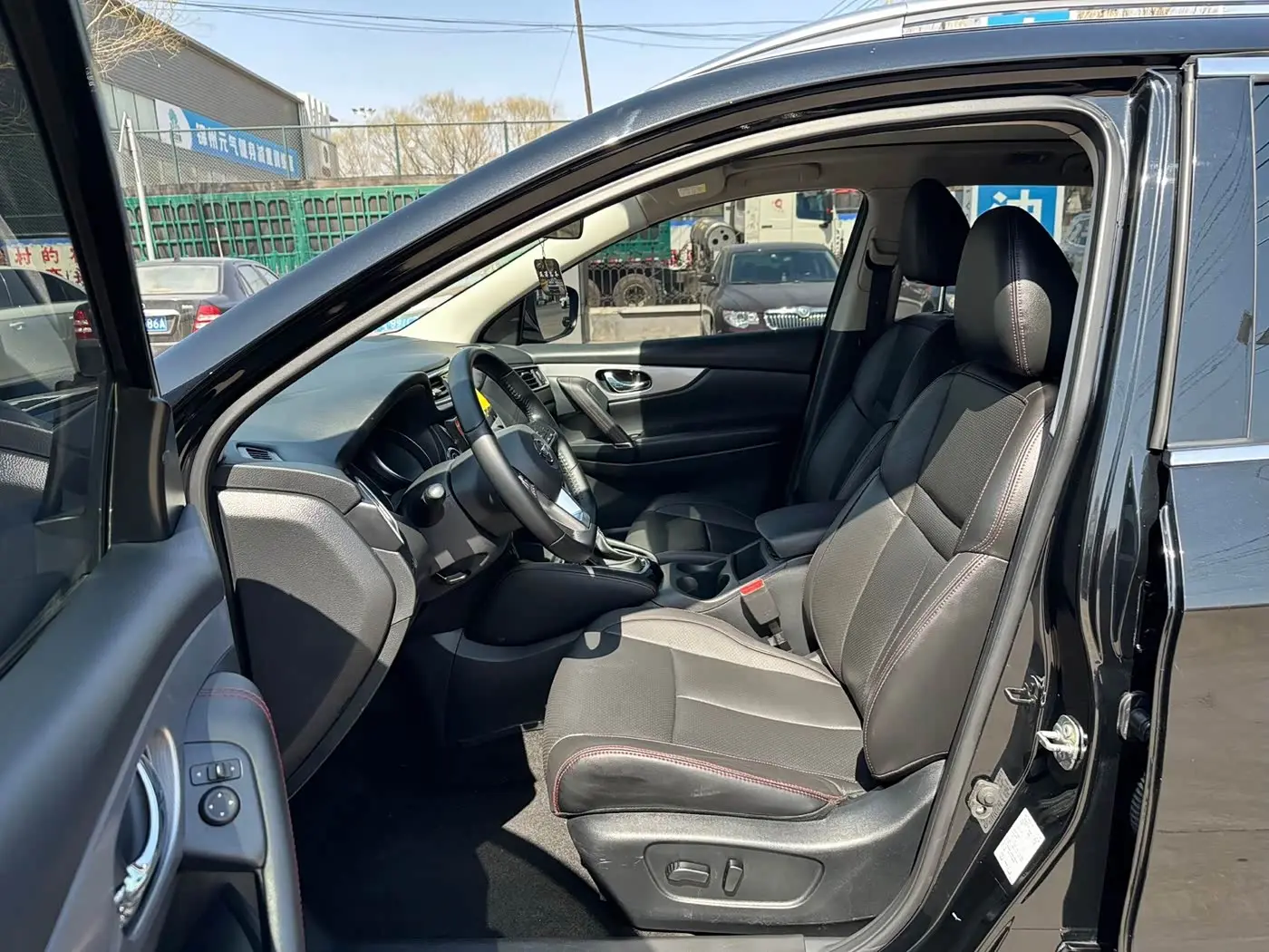 Nissan Qashqai 2022 — Photo 13/14