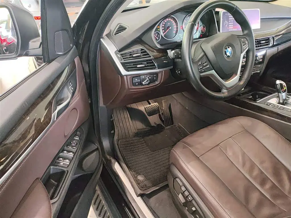 BMW X5 2014 — Photo 16/20