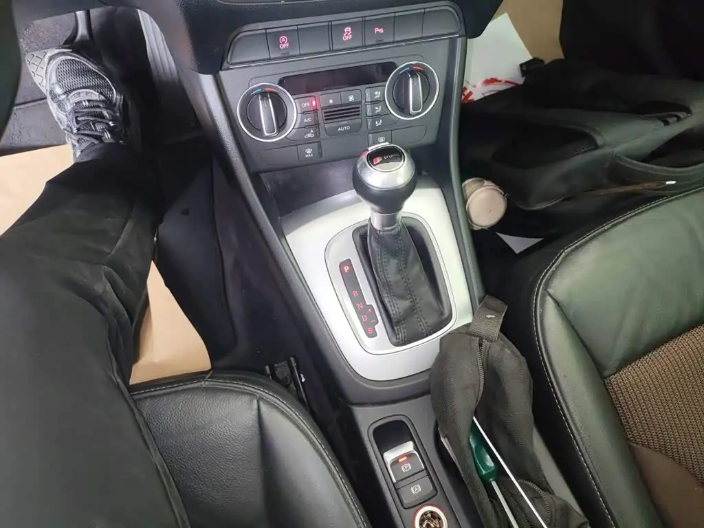 Audi Q3 2019 — Şəkil 10/20