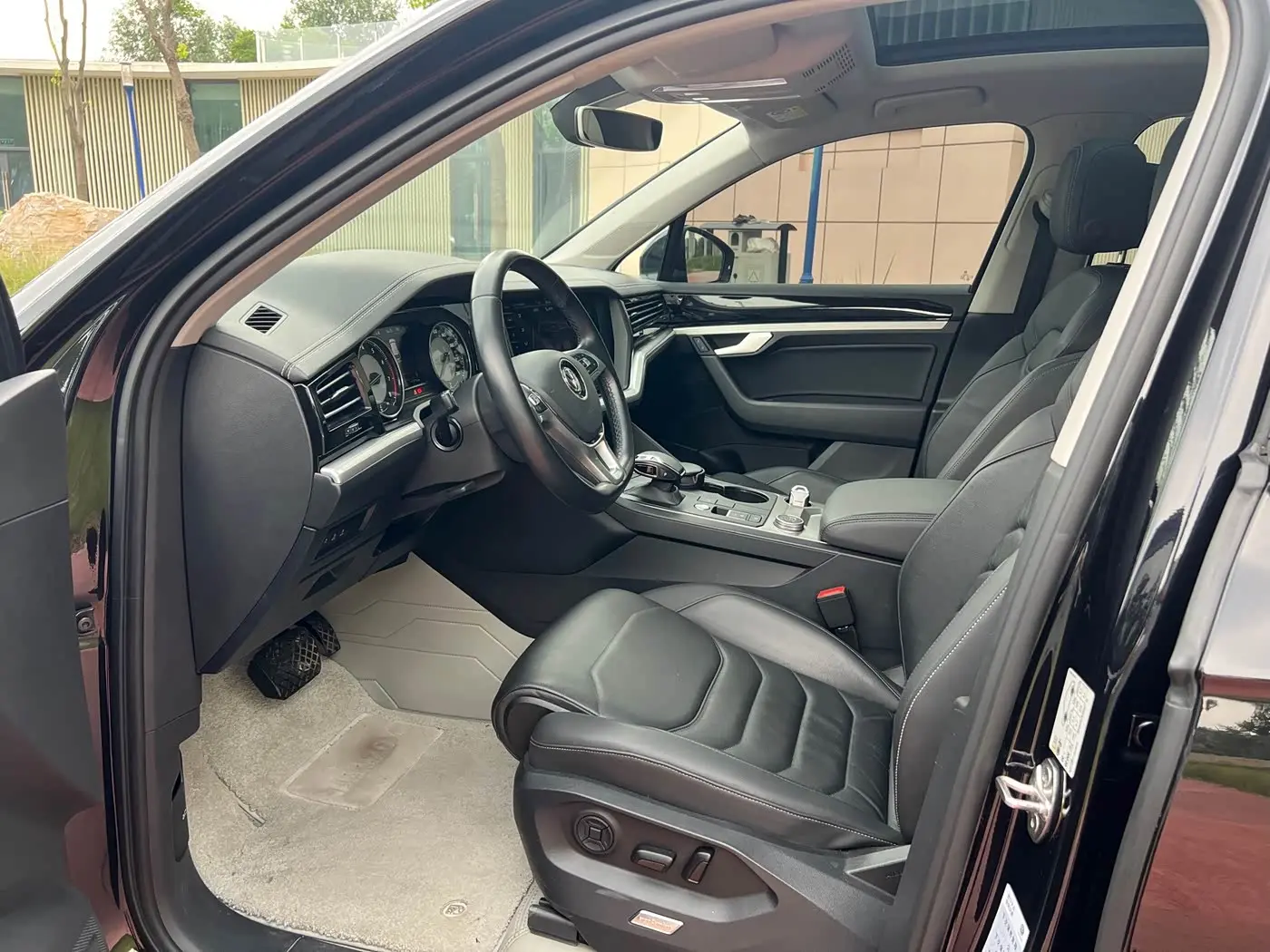 Volkswagen Touareg 2019 — Фото 10/19
