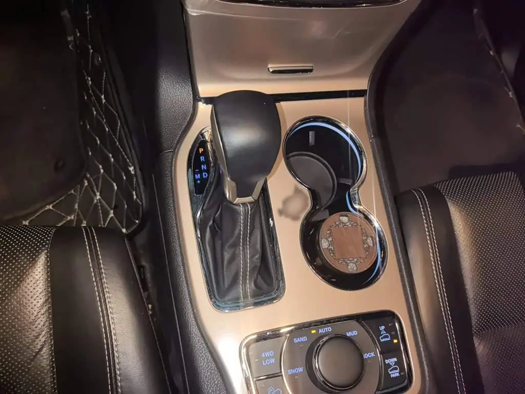 Jeep Grand Cherokee 2018 — Şəkil 7/20